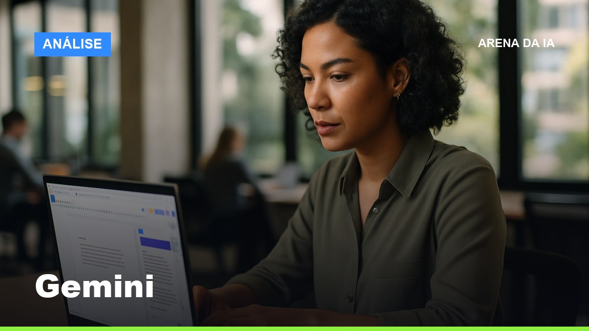 Profissional brasileira usando o Gemini integrado ao Google Docs em espaço de coworking